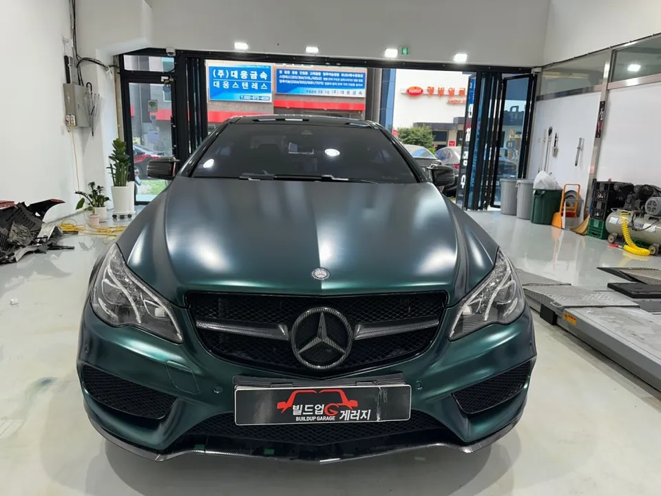 Mercedes-Benz Eクラスクーペのカーフィルム施工事例｜費用目安・仕上がり 写真