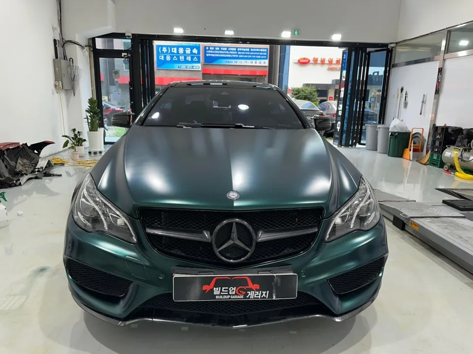 Mercedes-Benz Eクラスクーペのカーフィルム施工事例|費用目安・仕上がり 施工写真 1-1