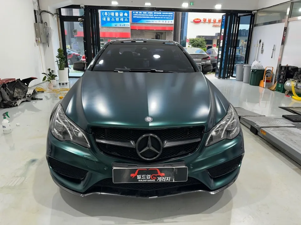 Mercedes-Benz Eクラスクーペのカーフィルム施工事例|費用目安・仕上がり 施工写真 2-1
