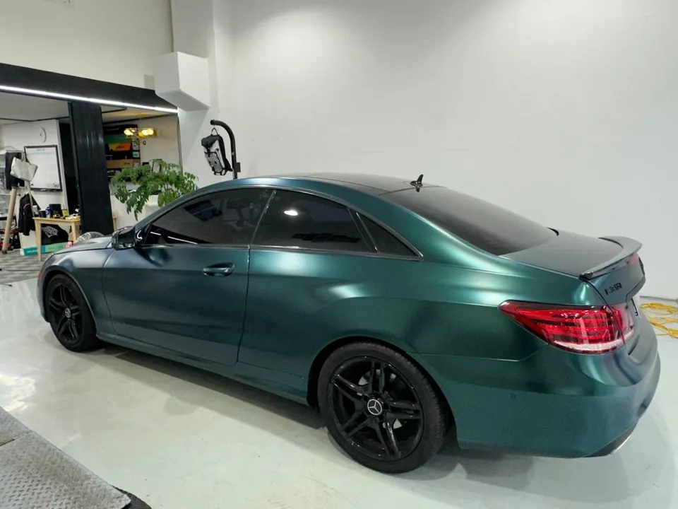 Mercedes-Benz Eクラスクーペのカーフィルム施工事例|費用目安・仕上がり 施工写真 1-2