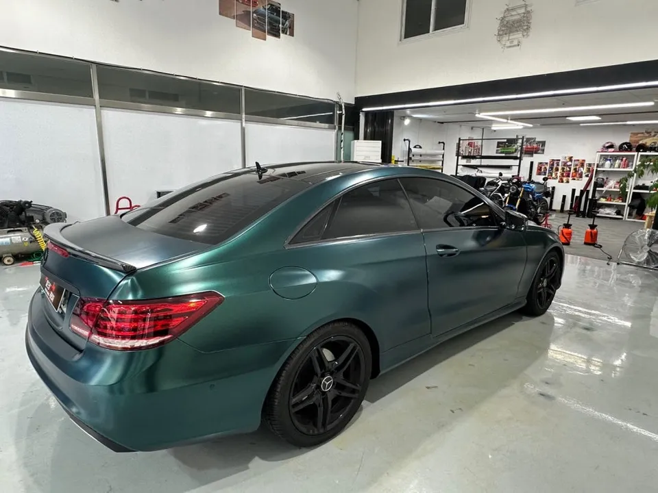 Mercedes-Benz Eクラスクーペのカーフィルム施工事例|費用目安・仕上がり 施工写真 2-3