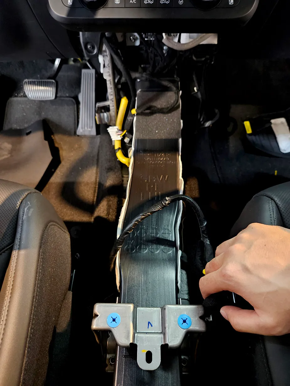 Hyundai Tucson NX4 ambient lighting - Hyundai Tucson Ambient Lighting Installation Review photo 4