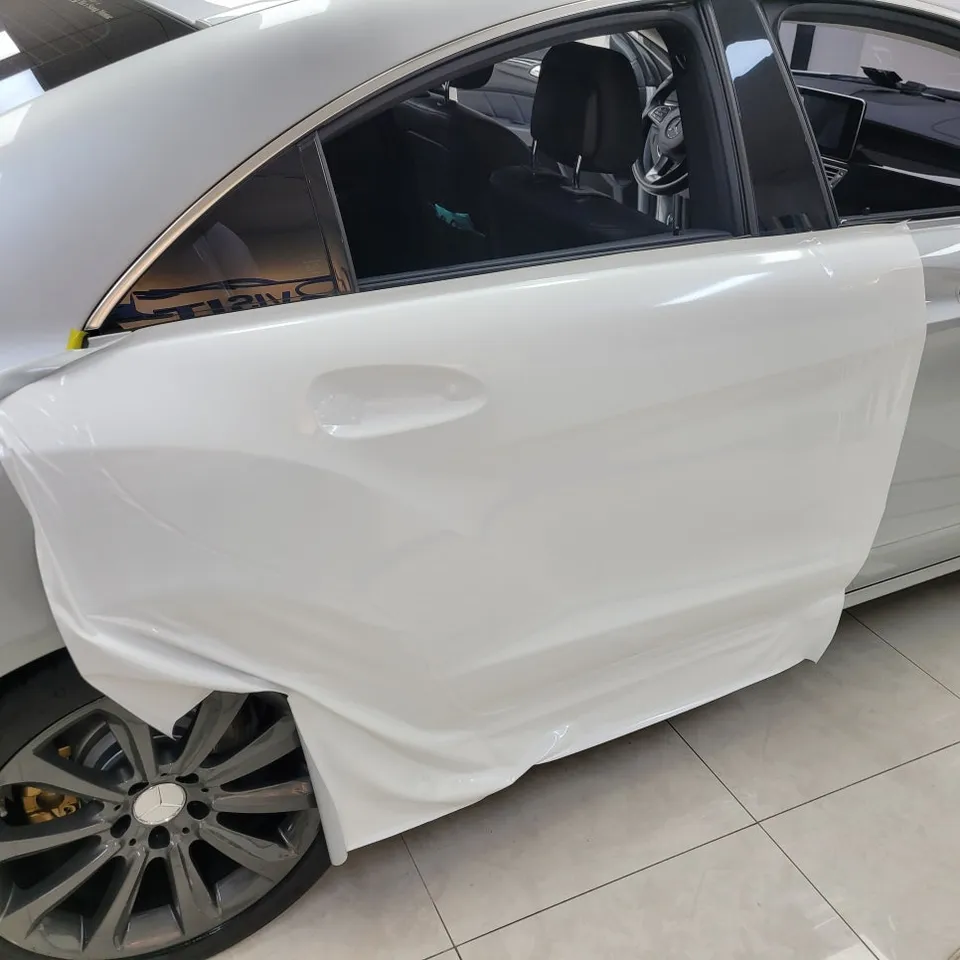 Mercedes-Benz CLSのカーラッピング事例 施工写真 4-1