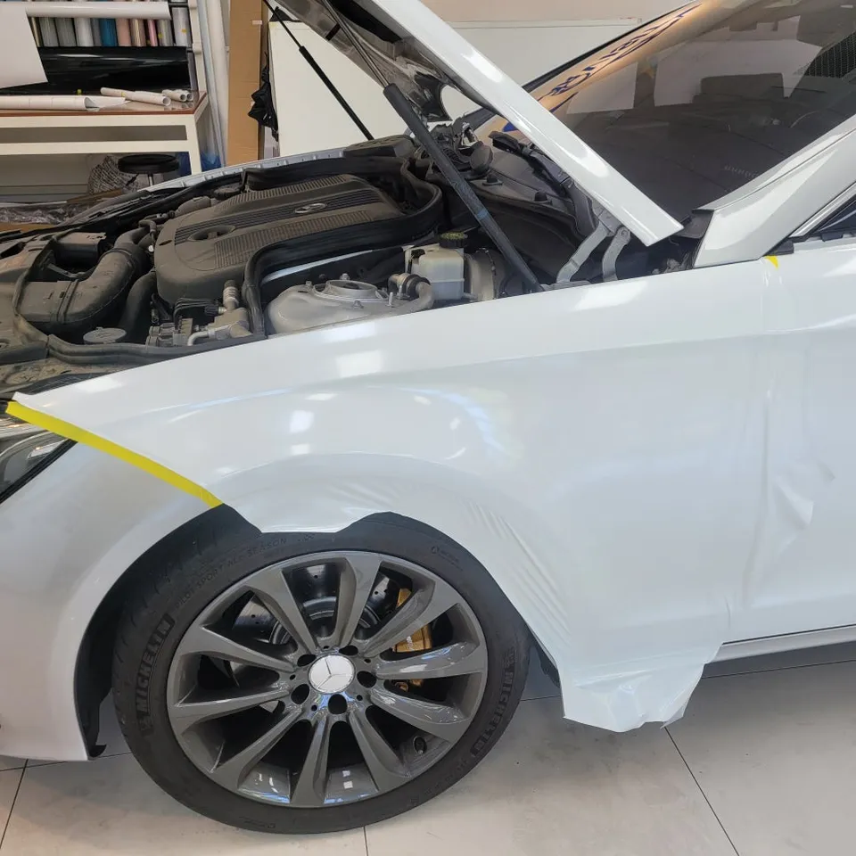 Mercedes-Benz CLSのカーラッピング事例 施工写真 1-2