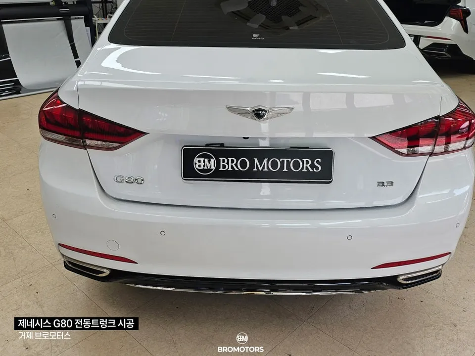 Genesis G80 oem options - Genesis G80 OEM Options Retrofit Review photo 3
