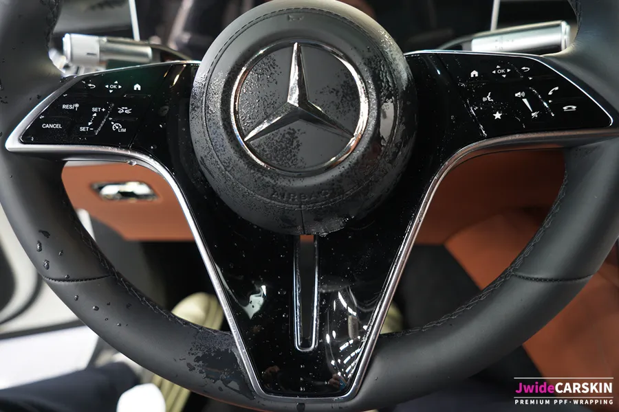 Mercedes-Benz S350のPPF施工事例|内装の傷防止効果 施工写真 2-3