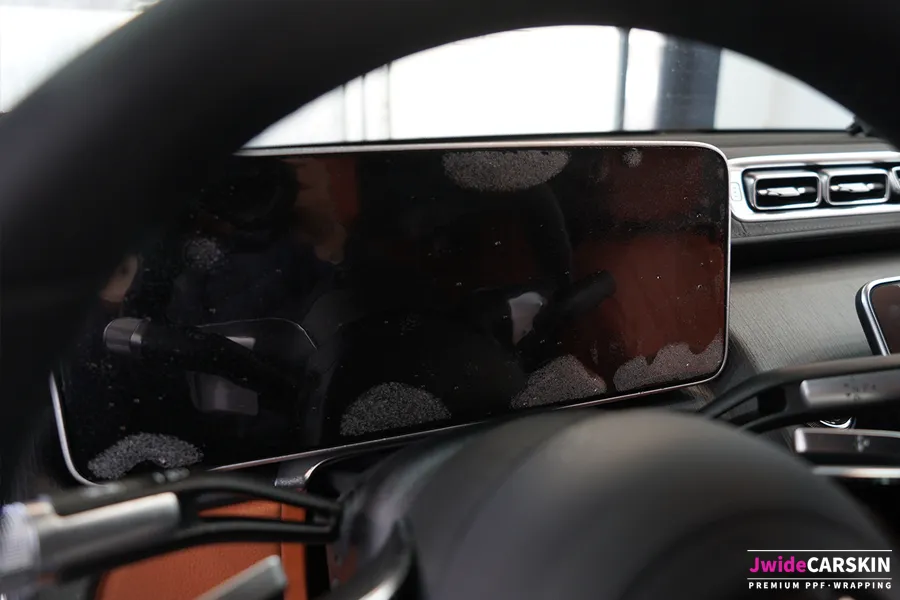 Mercedes-Benz S350のPPF施工事例|内装の傷防止効果 施工写真 3-3