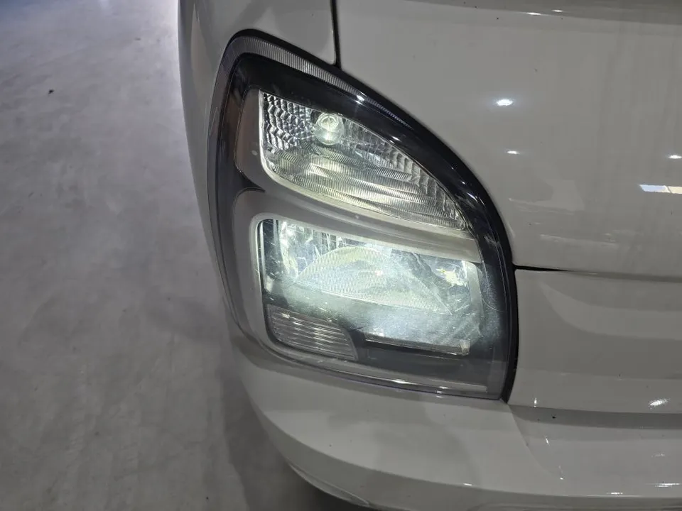 Hyundai Porter 2 lighting upgrade - Hyundai Porter 2 LED Lighting Upgrade Review photo 3
