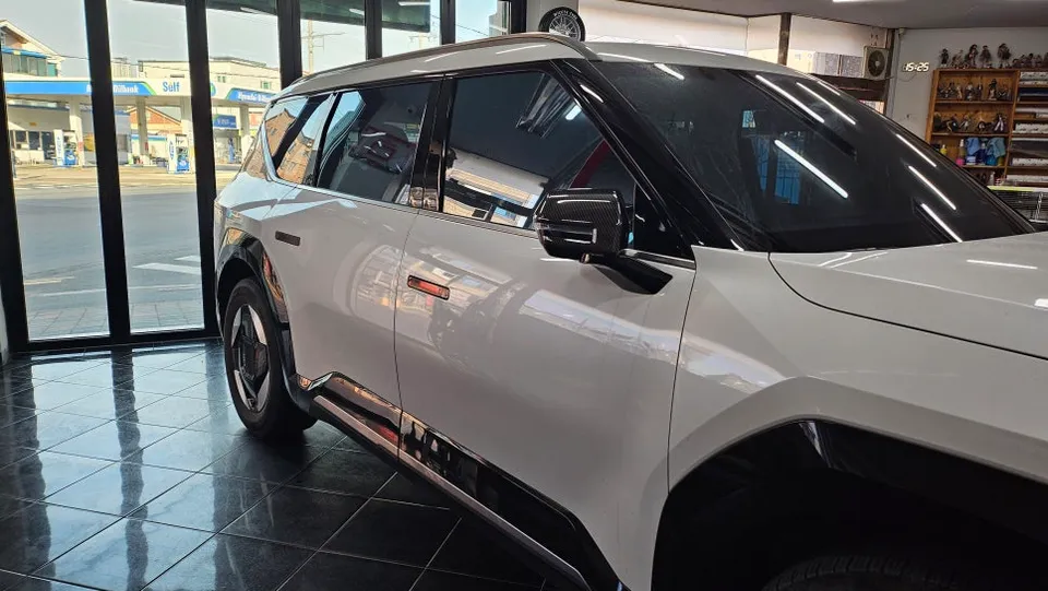Kia EV9のカーラッピング事例 施工写真 4-1