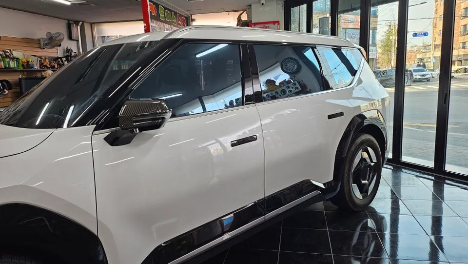 Kia EV9のカーラッピング事例 施工写真 1-2