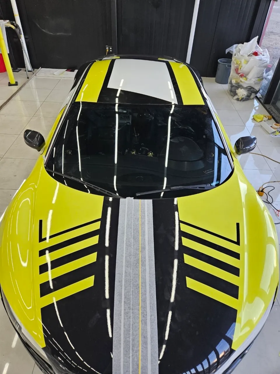 Audi R8のカーラッピング事例|費用目安・仕上がり 施工写真 1-3
