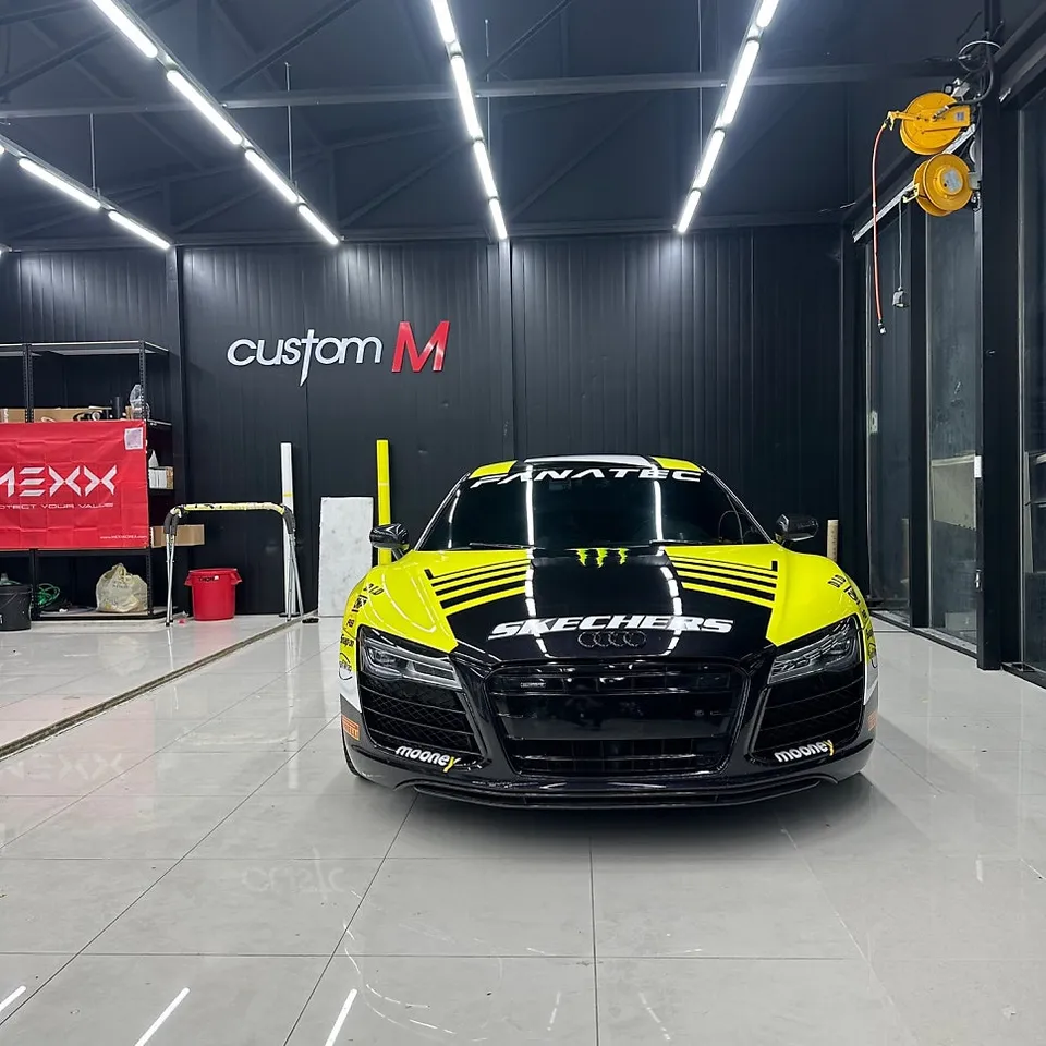 Audi R8のカーラッピング事例|費用目安・仕上がり 施工写真 3-3