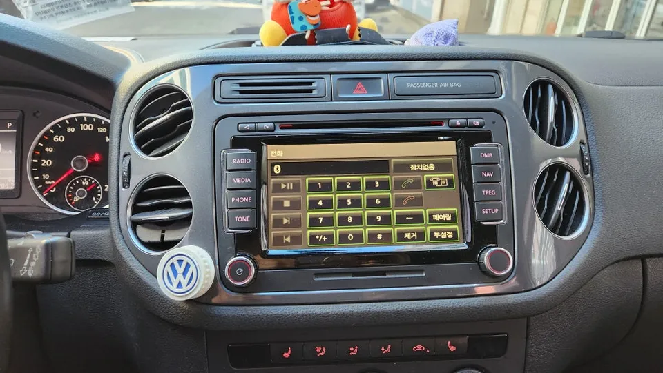 Volkswagen Tiguan dash cam - Volkswagen Tiguan Dash Cam Installation Review photo 4