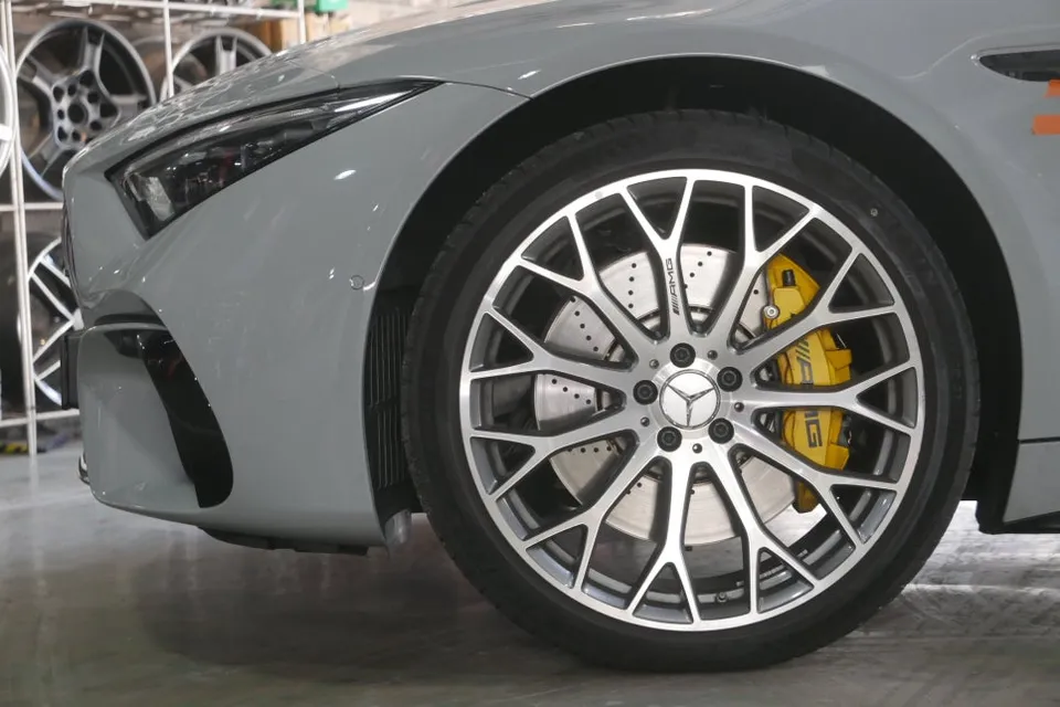 Mercedes-Benz SL wheel repair - Mercedes-Benz SL Wheel Repair & Painting Review photo 4