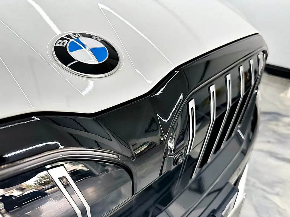 BMW 5 Series G60 グリルラッピング事例|費用目安・仕上がり 施工写真 3-2