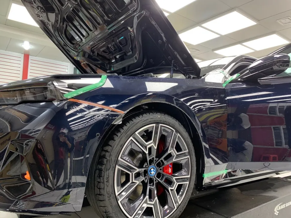 BMW i5 PPF施工事例｜費用目安と仕上がり 施工写真 4