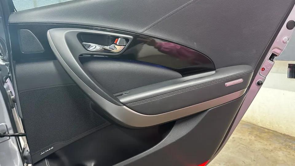 Hyundai Grandeur HG vinyl wrap - Hyundai Grandeur HG Vinyl Wrap Review: Interior Restoration photo 3
