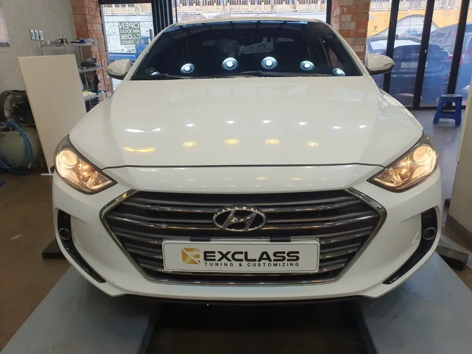 Hyundai Elantra ADのドライブレコーダー取付事例 施工写真 5