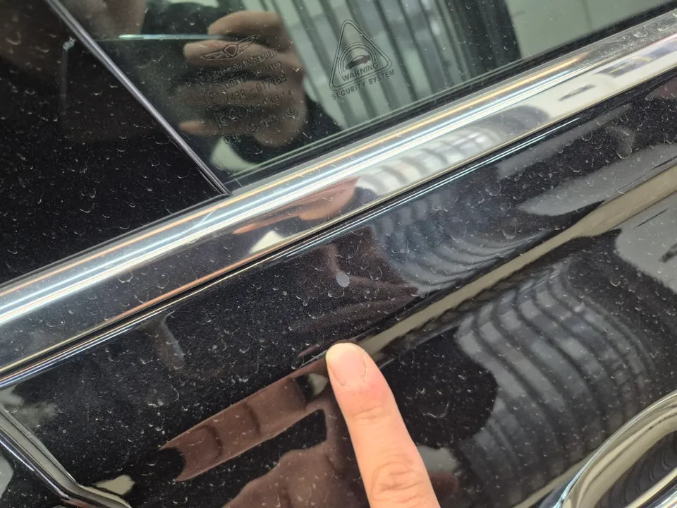 Genesis G80のガラスコーティング事例 施工写真 4-1