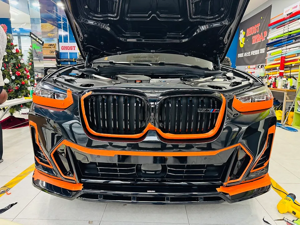 BMW X4のカーラッピング事例|費用目安・仕上がり 施工写真 1-2
