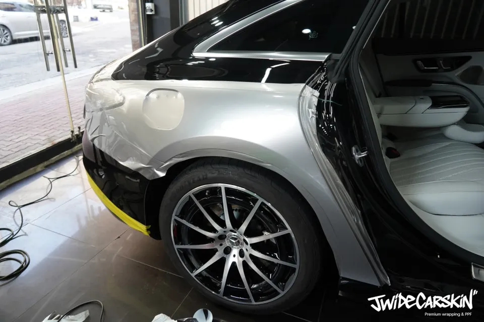 Mercedes-Benz EQS450+ vinyl wrap - Mercedes-Benz EQS Vinyl Wrap Review — Porsche GT Silver photo 3