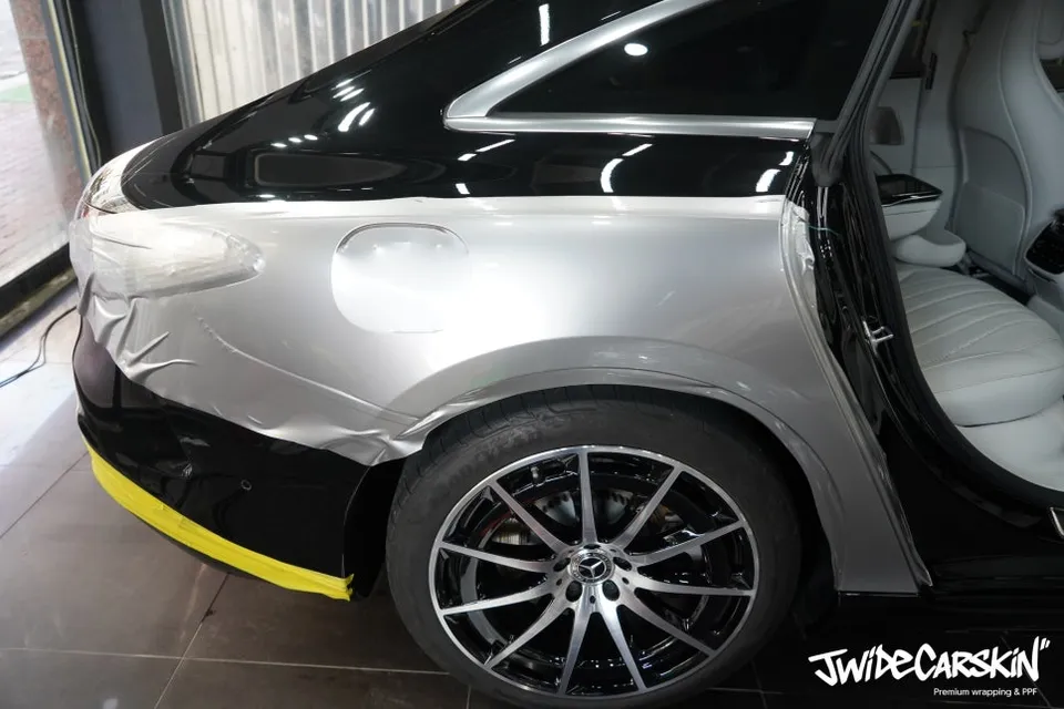 Mercedes-Benz EQS450+ vinyl wrap - Mercedes-Benz EQS Vinyl Wrap Review — Porsche GT Silver photo 4