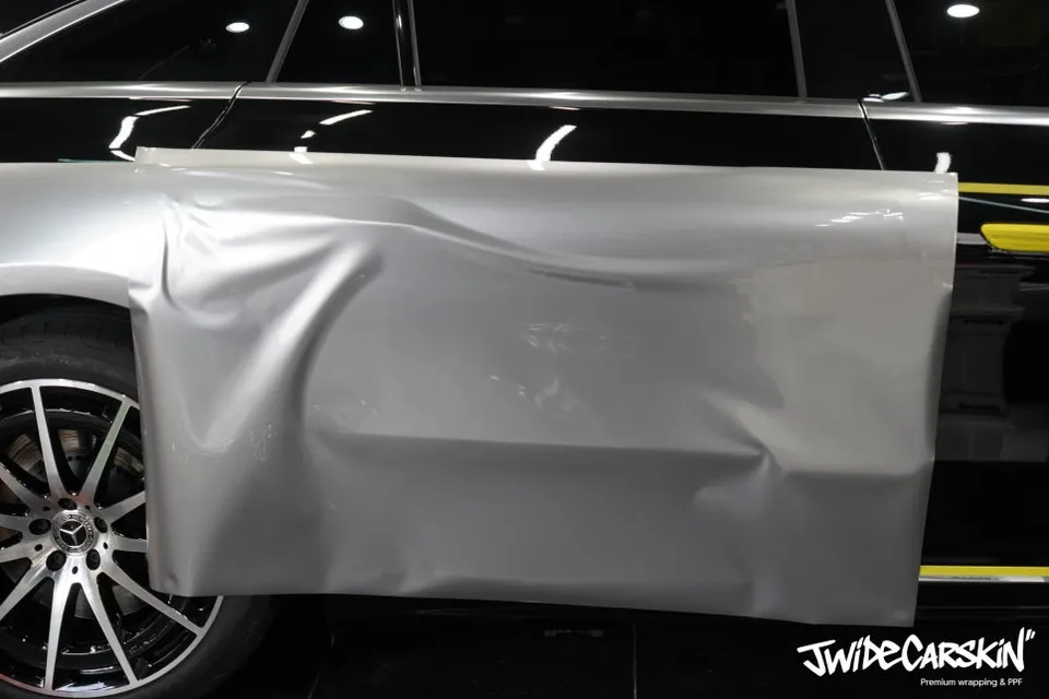 Mercedes-Benz EQS450+ vinyl wrap - Mercedes-Benz EQS Vinyl Wrap Review — Porsche GT Silver photo 5