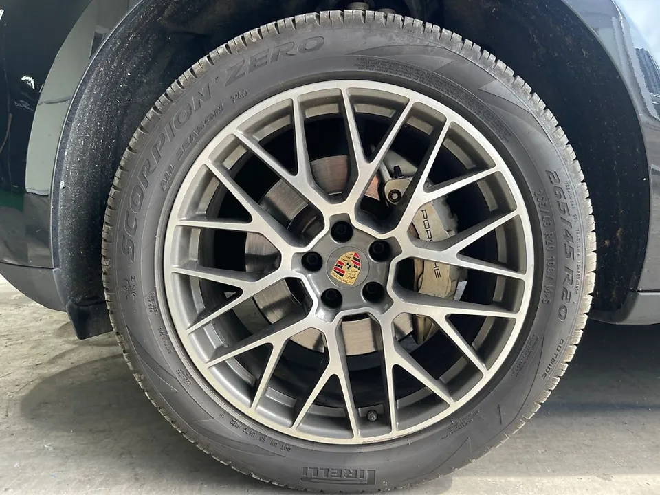 Porsche Macan wheel repair - Porsche Macan Wheel Repair & Painting Review photo 4