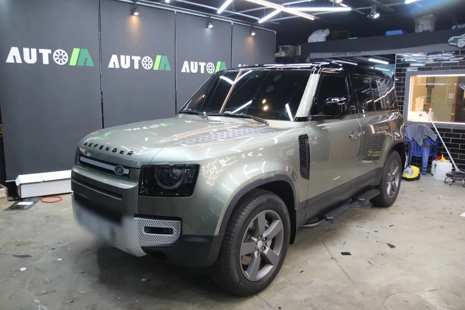 Land Rover Defenderのカーラッピング事例｜費用目安・仕上がり 施工写真 1-2