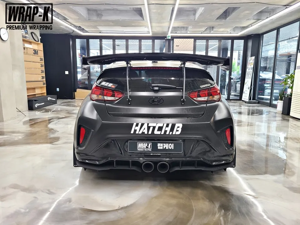 Hyundai Veloster Nのカーラッピング事例|費用目安・仕上がり 施工写真 1-1