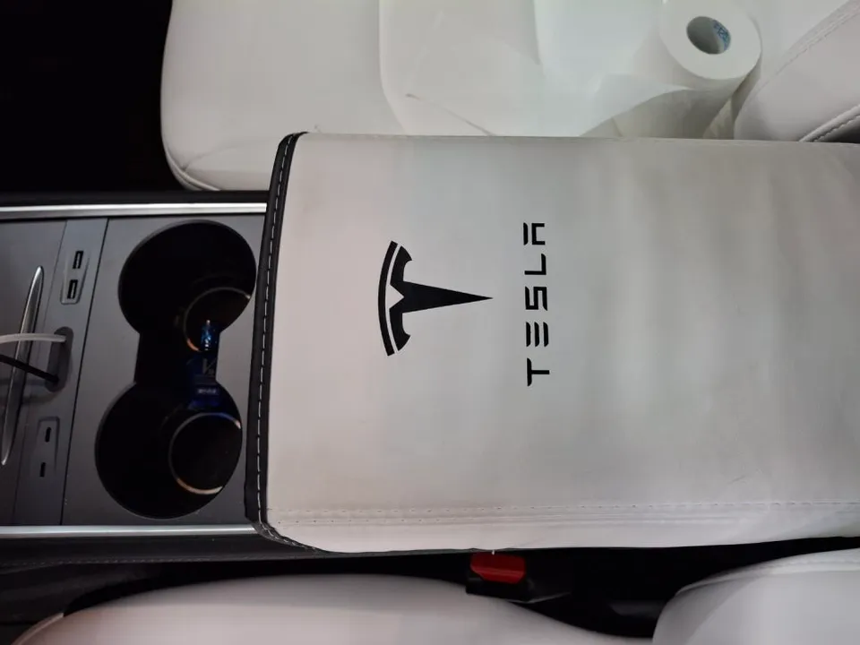 Tesla Model YのPPF施工事例|費用目安と仕上がり 施工写真 2-3