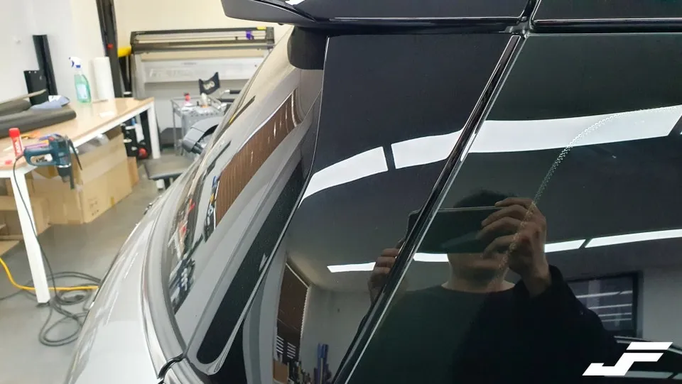 MINI Countryman PPF施工事例｜費用目安と仕上がり 施工写真 1-2