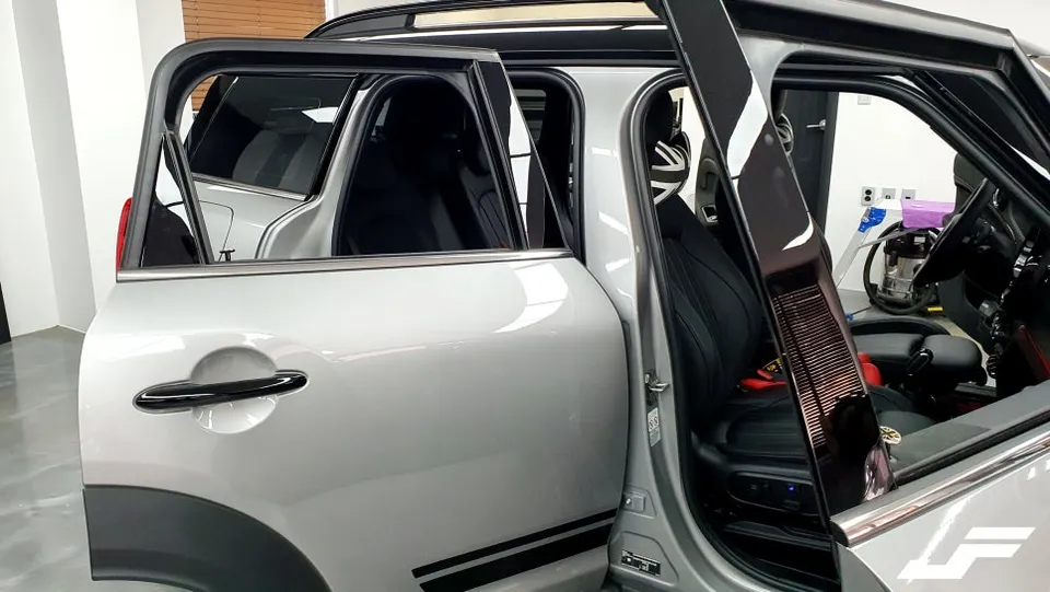 MINI Countryman PPF施工事例｜費用目安と仕上がり 施工写真 3-2