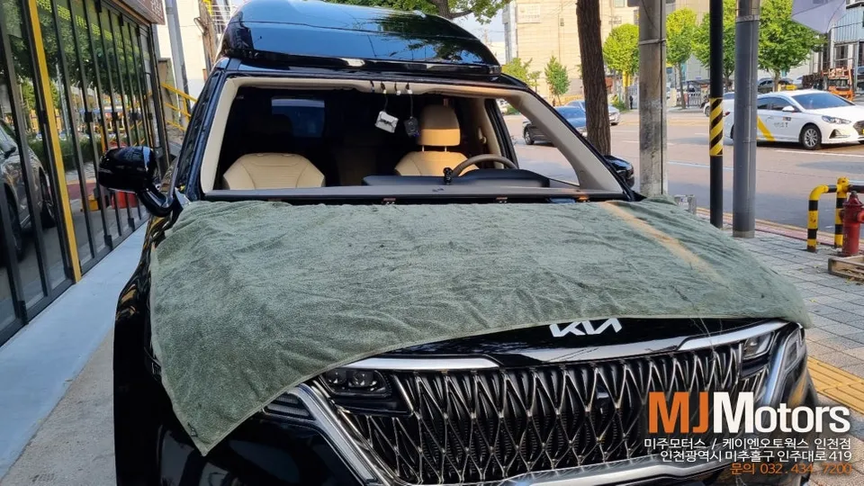 Kia Carnival KA4 window tinting - Kia Carnival KA4 Window Tinting Review: Enhanced Comfort & Style photo 4