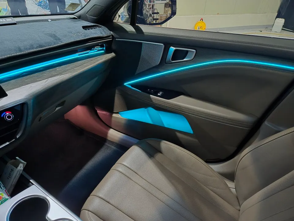 Kia K8 ambient lighting - Kia K8 Ambient Lighting Review: Subtle Elegance with Air RGB photo 3