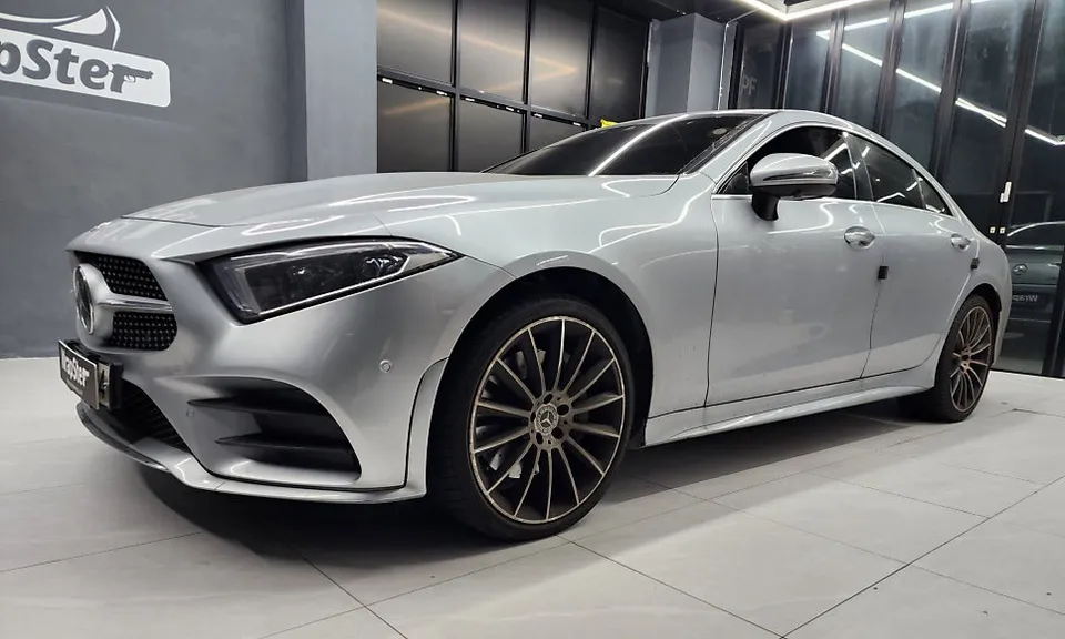 Mercedes-Benz CLS 450のカーラッピング事例|サテンブラック 施工写真 1-3