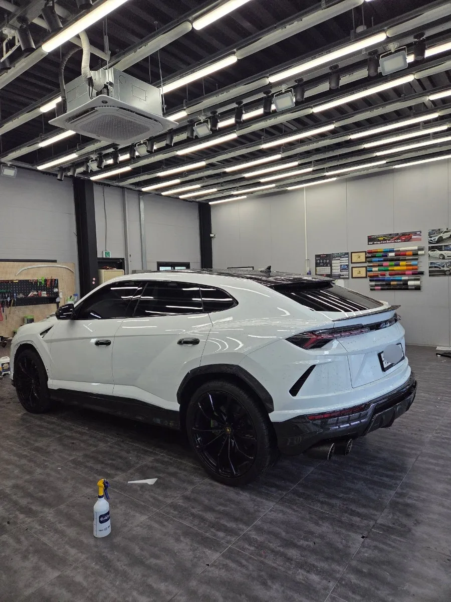 Lamborghini Urusのカーラッピング事例|費用目安・仕上がり 施工写真 1-2
