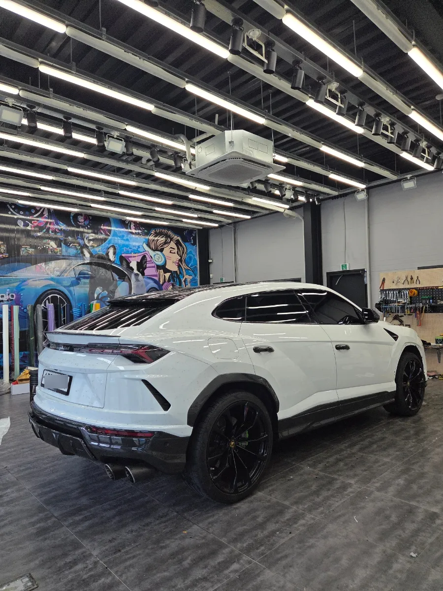 Lamborghini Urusのカーラッピング事例|費用目安・仕上がり 施工写真 2-2