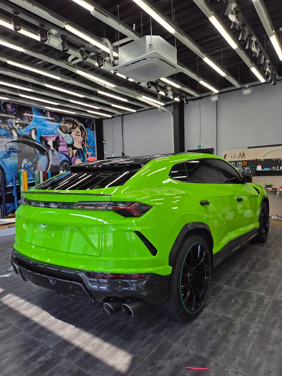 Lamborghini Urusのカーラッピング事例|費用目安・仕上がり 施工写真 1-3