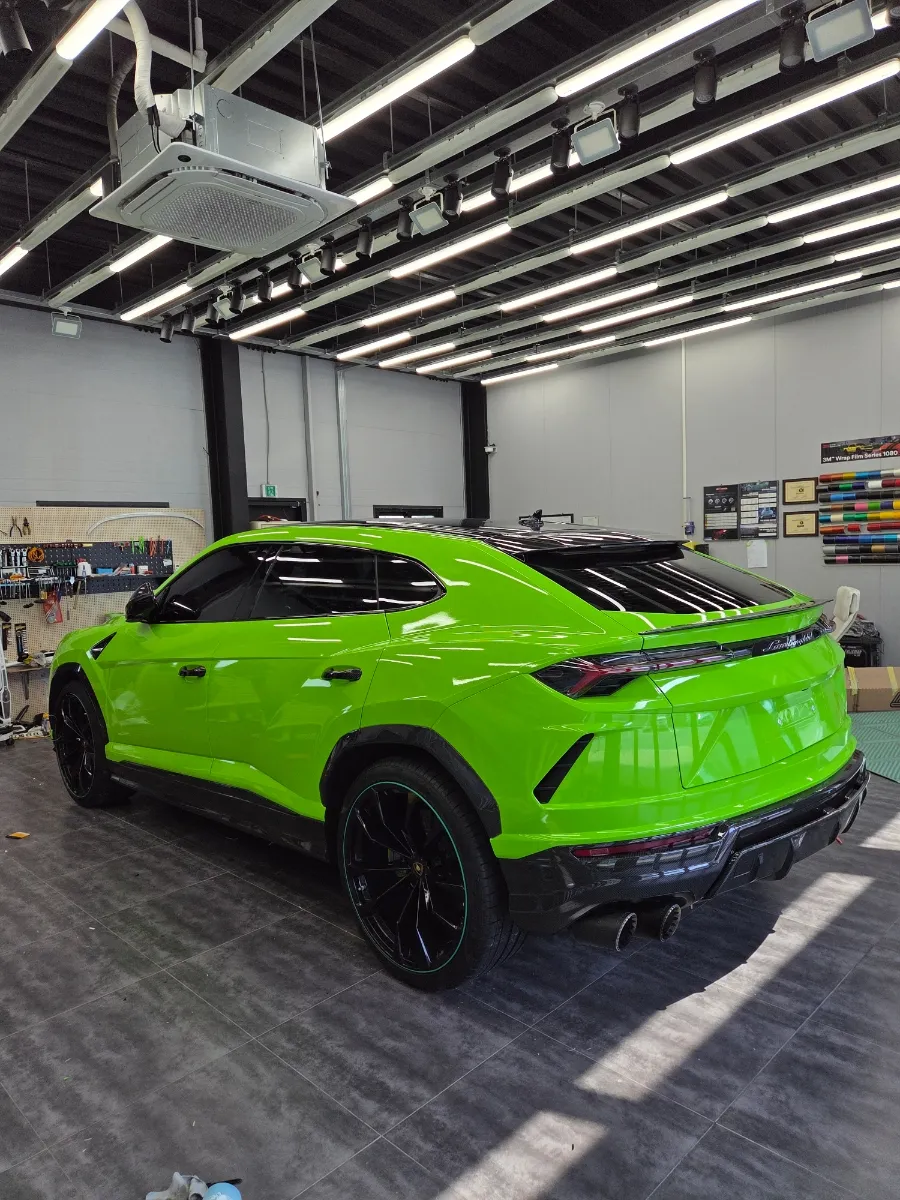 Lamborghini Urusのカーラッピング事例|費用目安・仕上がり 施工写真 3-3