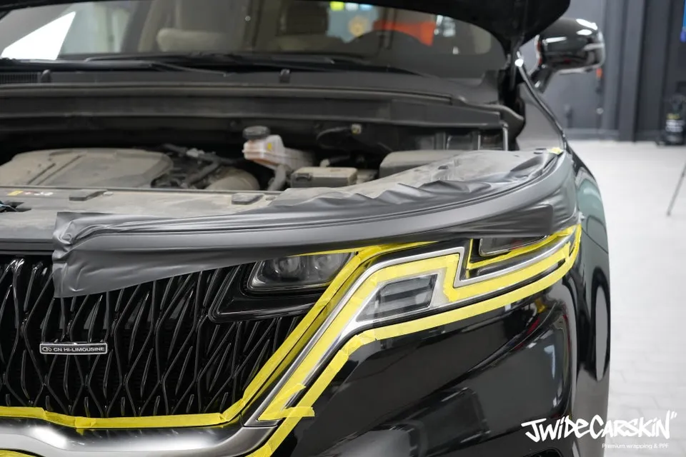 Kia Carnival Hi-Limousine vinyl wrap - Kia Carnival Vinyl Wrap Review: Chrome Delete for a Bold Look photo 4