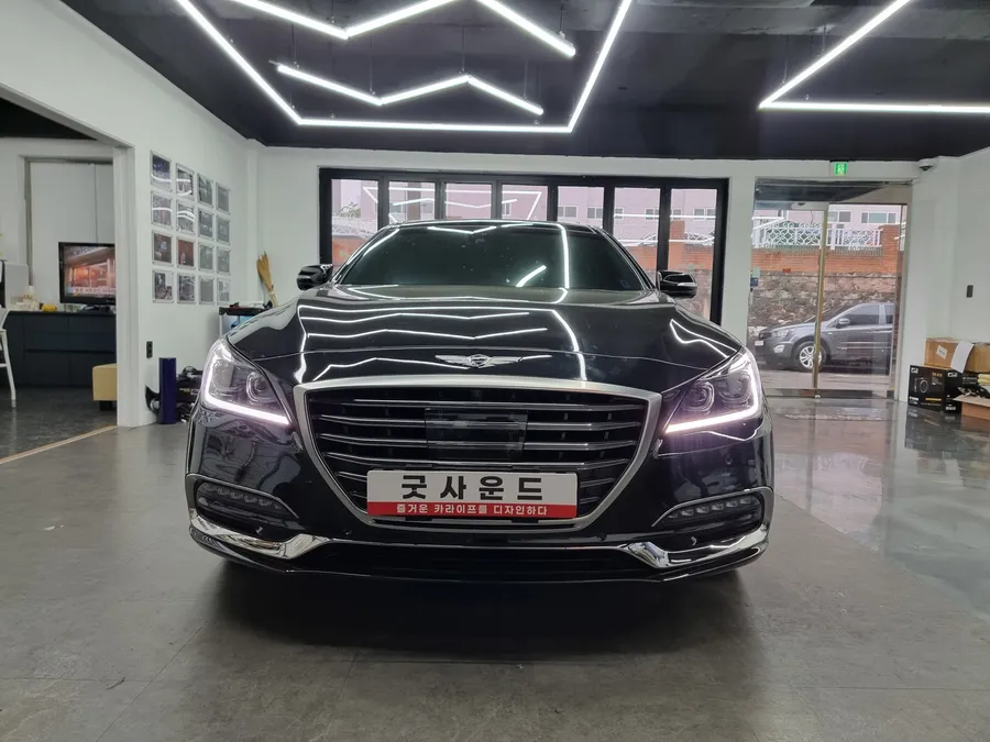 Genesis G80 DH ambient lighting installation result