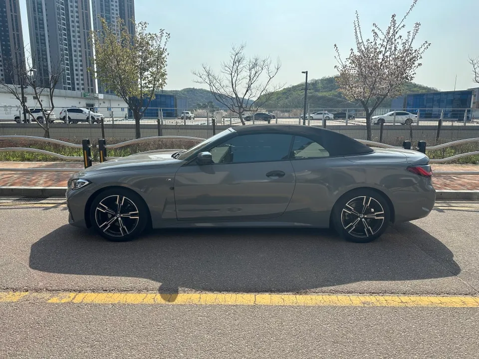 BMW 4 Series Convertibleのカーラッピング事例|費用目安・仕上がり 施工写真 1-1
