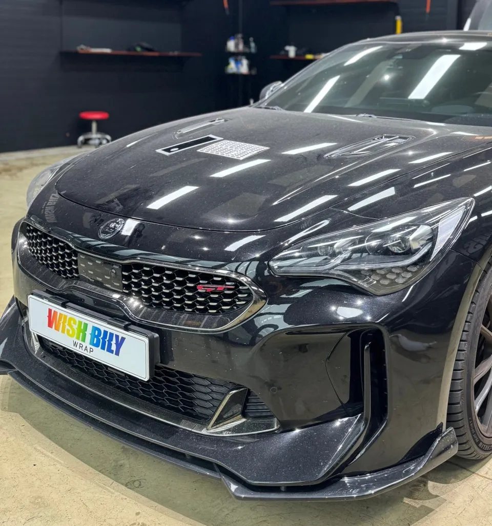 Kia Stingerのカーラッピング事例 施工写真 5