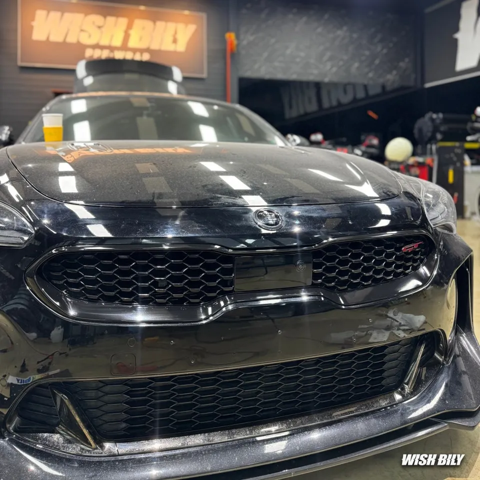 Kia Stingerのカーラッピング事例 施工写真 6
