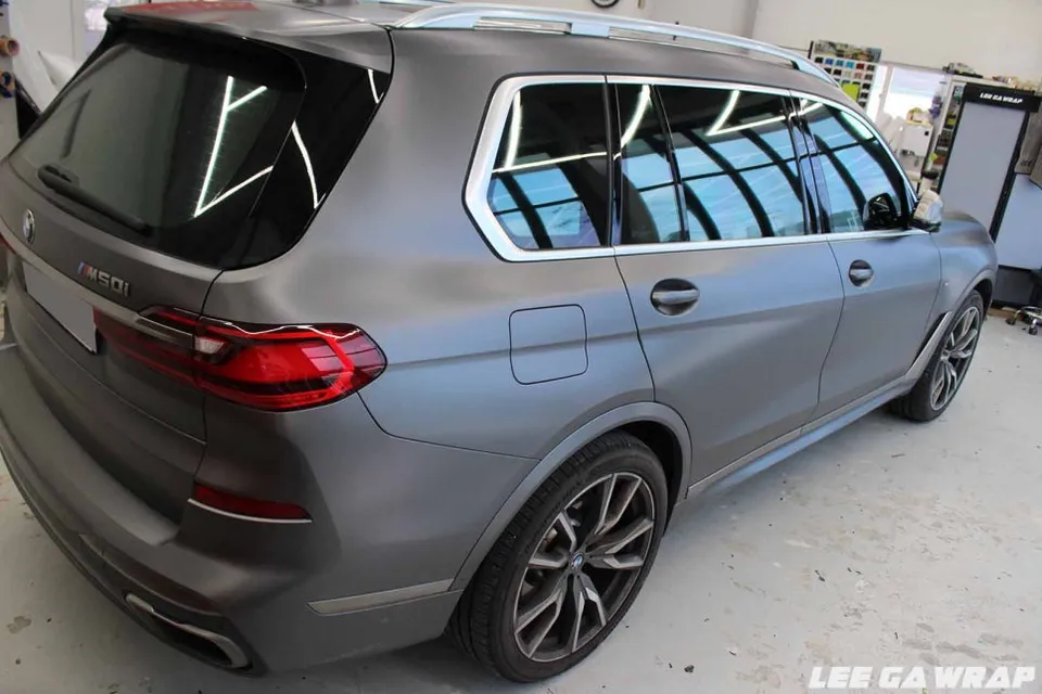 BMW X7のカーラッピング事例|費用目安・仕上がり 施工写真 2-1