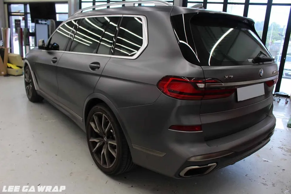 BMW X7のカーラッピング事例|費用目安・仕上がり 施工写真 3-1