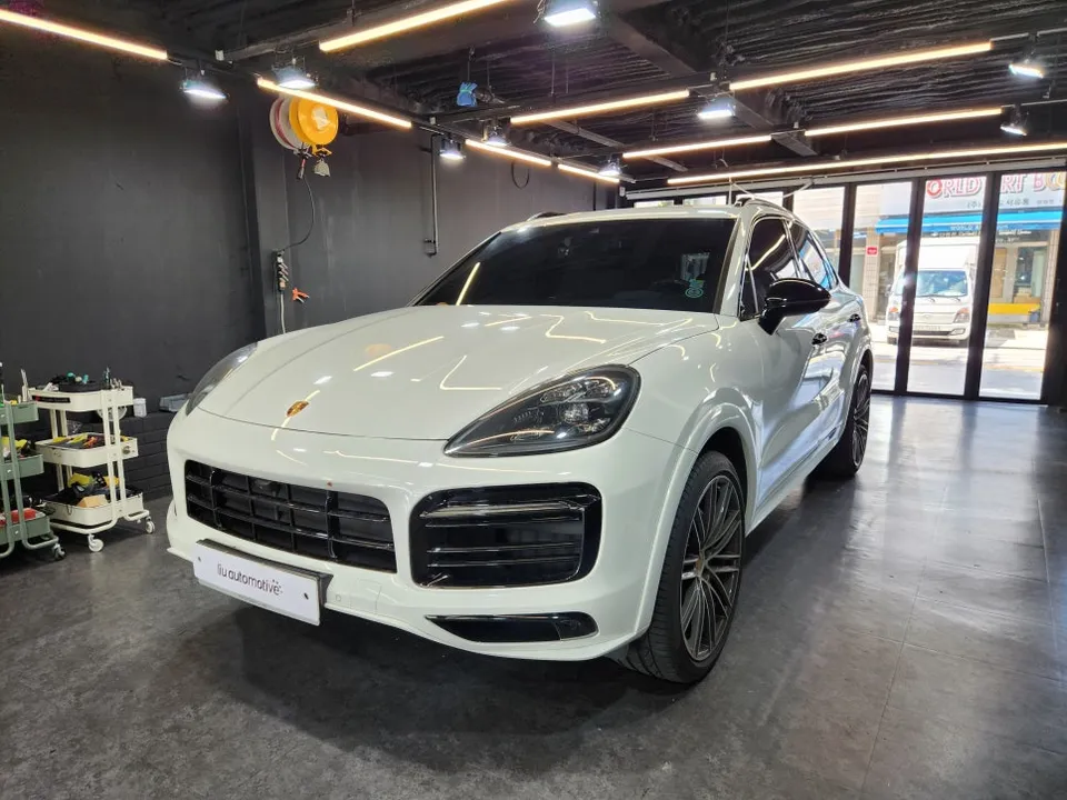 Porsche Cayenne body kit - Porsche Cayenne Body Kit Installation Review photo 3