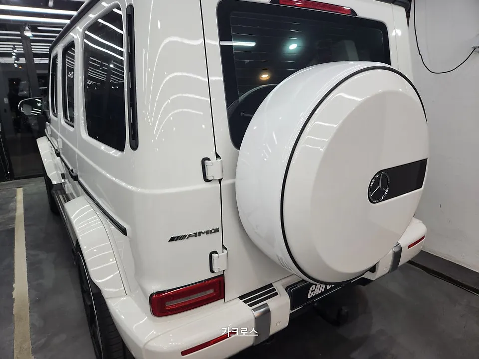 Mercedes-Benz G63 AMG スペアタイヤカバーのラッピング事例 施工写真 1-3