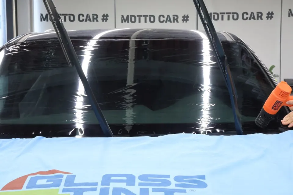 Kia Carnival window tinting - Kia Carnival Window Tinting Review: Glasstint Santana VLT 22% photo 4